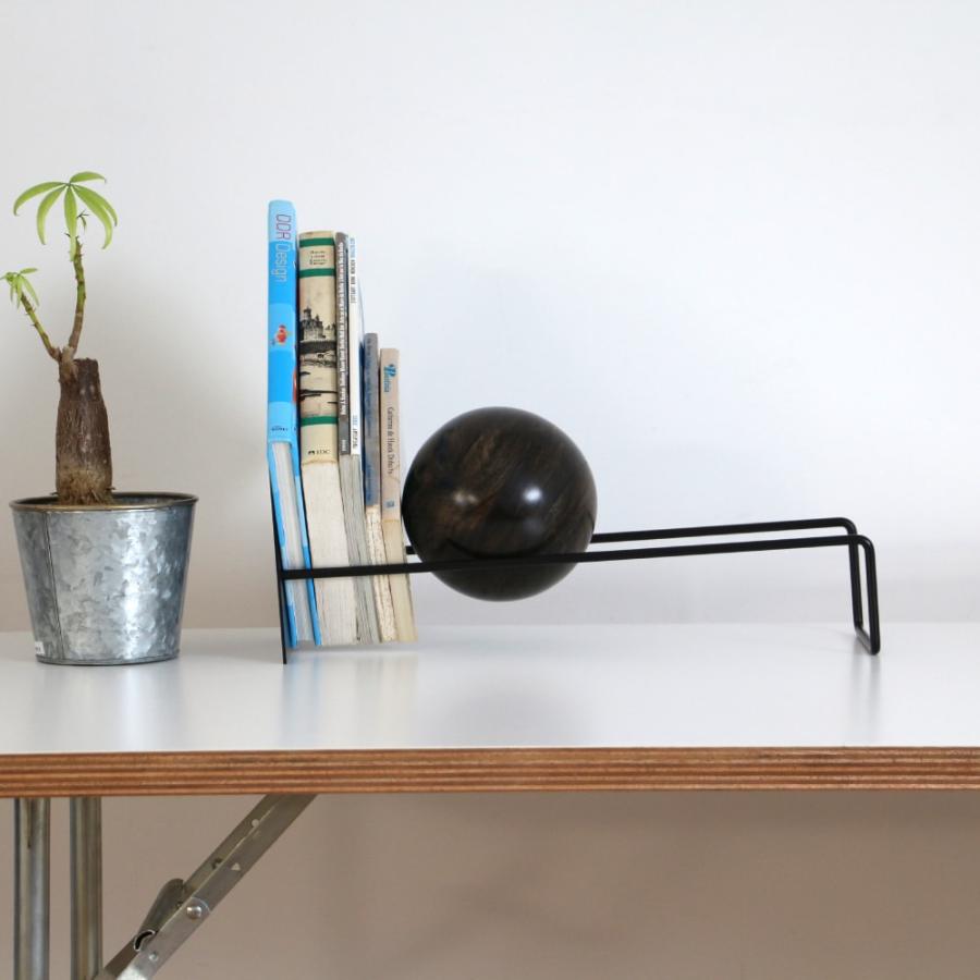 スロープブックエンド ブラック HERE by DETAIL / Slope Bookend - Black | DETAIL | 04