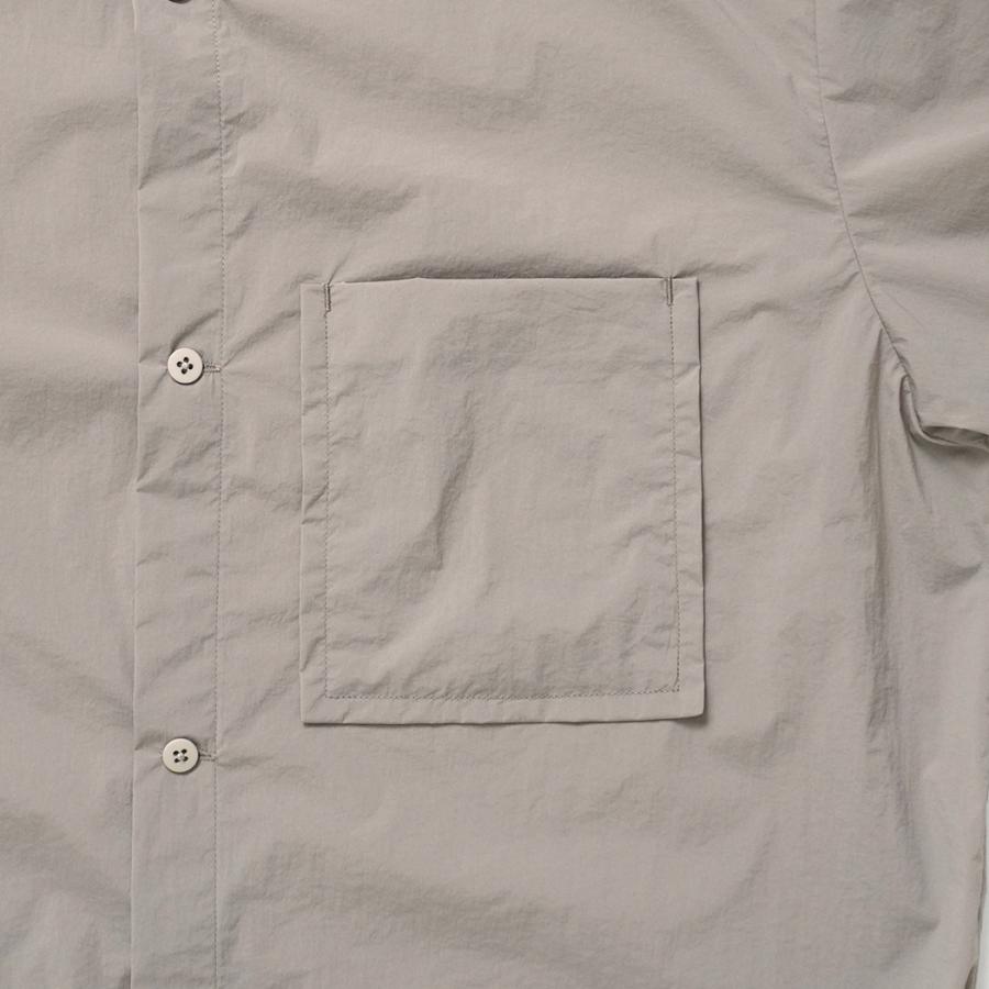 STILL BY HAND スティルバイハンド / SH02262 - GREIGE ナイロン／ポリウレタン 半袖シャツ | STILL BY HAND | 03