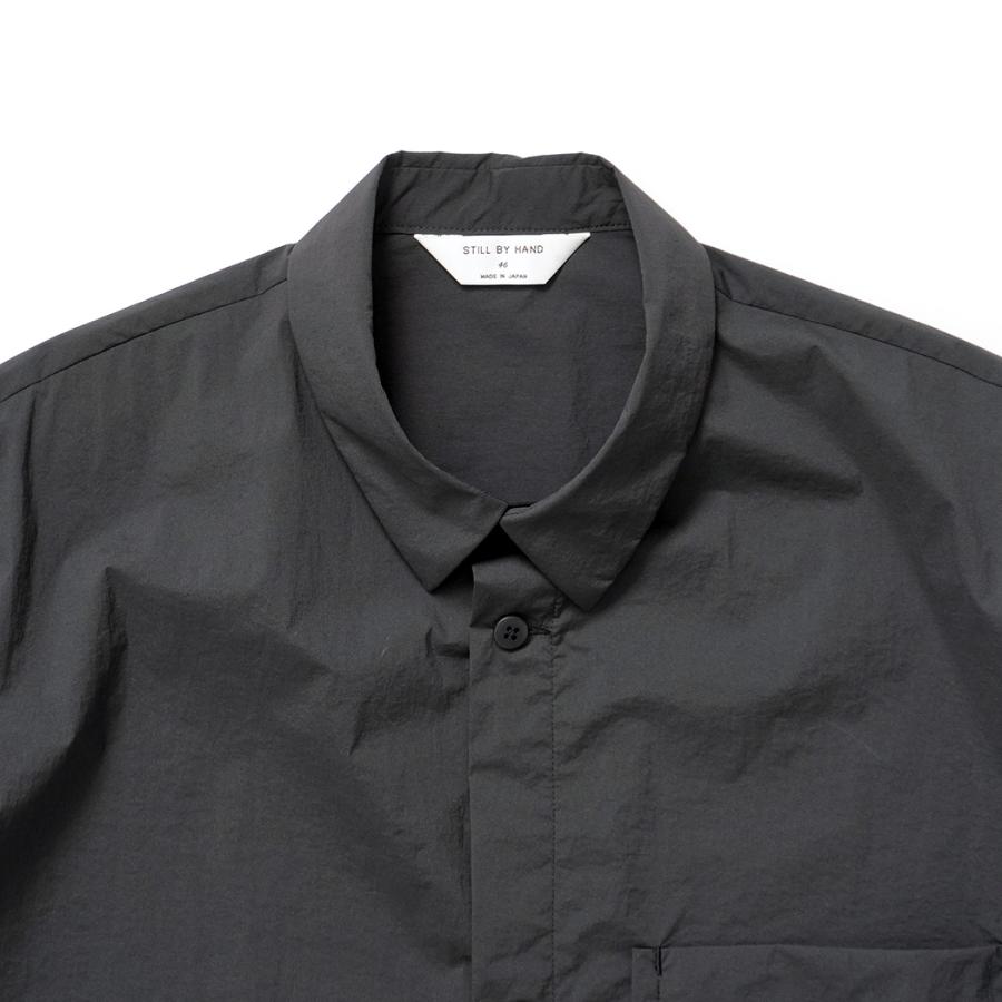 STILL BY HAND スティルバイハンド / SH02262 - CHARCOAL ナイロン／ポリウレタン 半袖シャツ | STILL BY HAND | 02