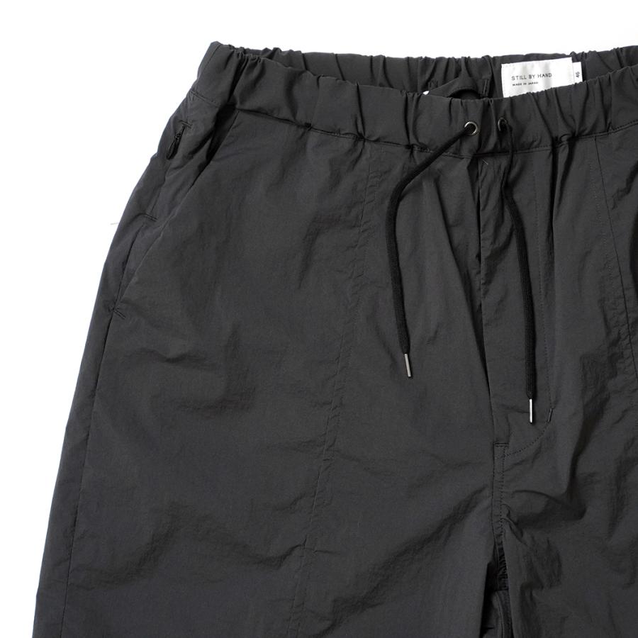 STILL BY HAND スティルバイハンド / PT11262 - CHARCOAL ナイロン／ポリウレタン イージーショーツ | STILL BY HAND | 02