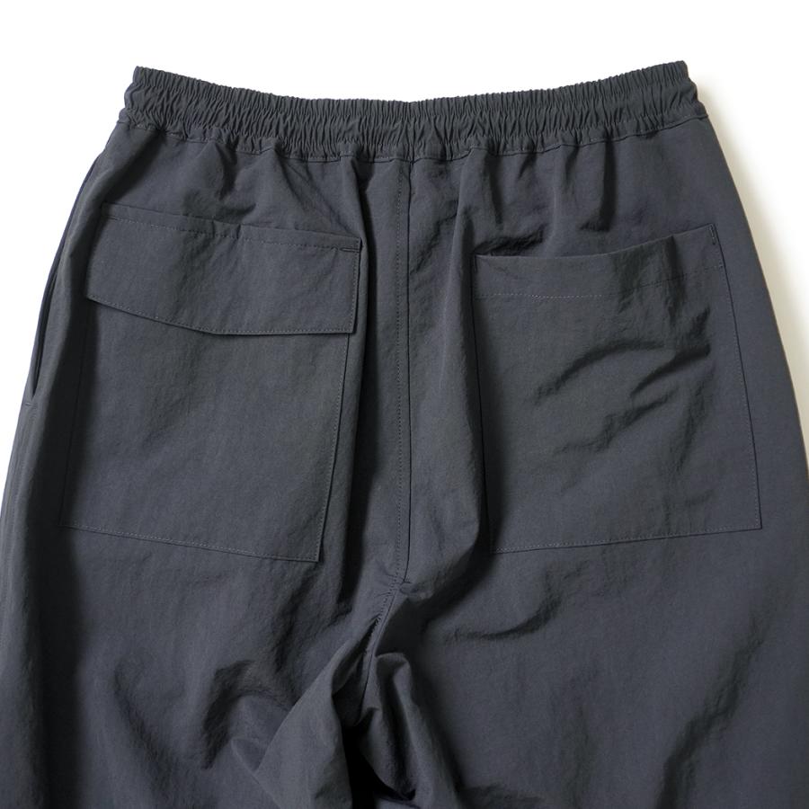 STILL BY HAND スティルバイハンド / PT02263 - DARK NAVY ナイロン ニータックパンツ Crispy knee tuck wide pants | STILL BY HAND | 05