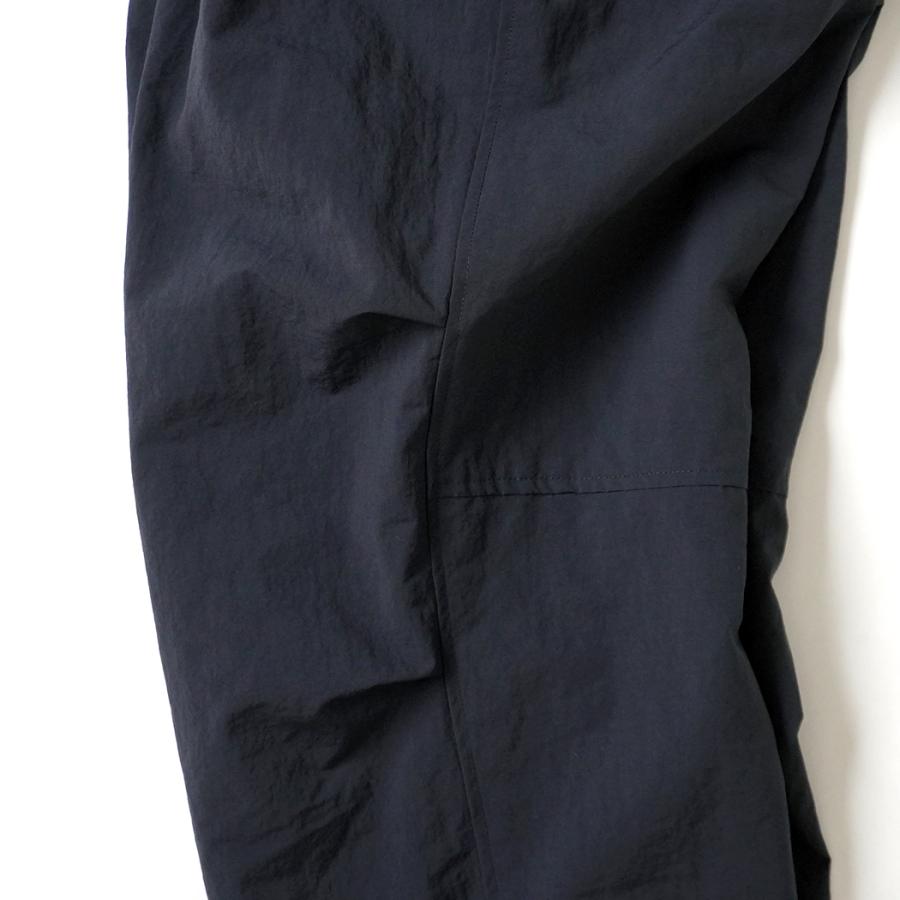 STILL BY HAND スティルバイハンド / PT02263 - DARK NAVY ナイロン ニータックパンツ Crispy knee tuck wide pants | STILL BY HAND | 04