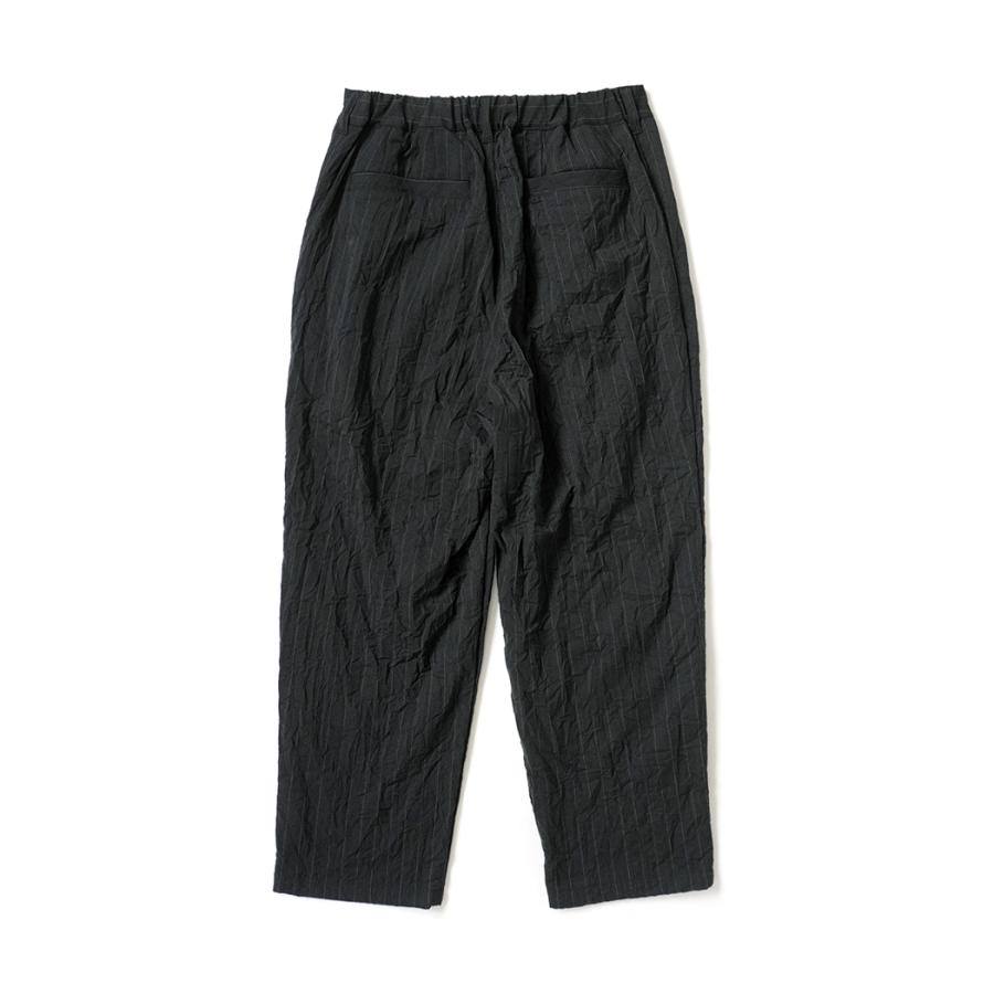 STILL BY HAND スティルバイハンド / PT09263 - CHARCOAL ワンタックパンツ Creasy pleated pants | STILL BY HAND | 01