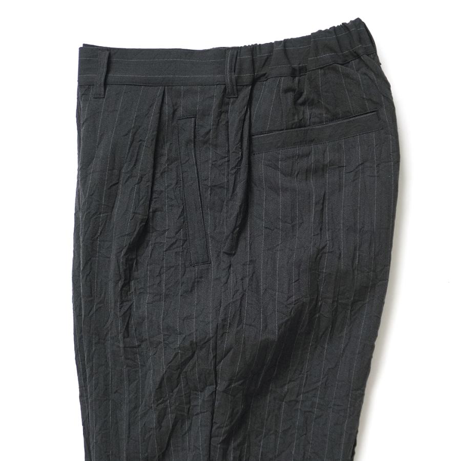STILL BY HAND スティルバイハンド / PT09263 - CHARCOAL ワンタックパンツ Creasy pleated pants | STILL BY HAND | 03