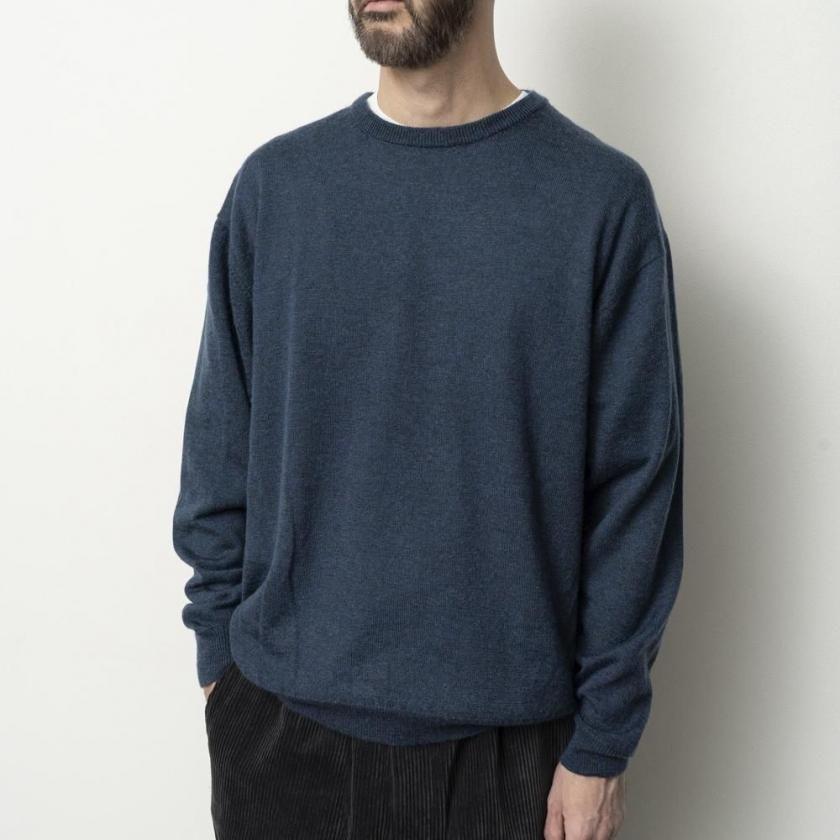 STILL BY HAND スティルバイハンド / KN03263 - CHARCOAL エクストラキッドモヘア混 クルーネックプルオーバー Wool mohair pullover | STILL BY HAND | 03