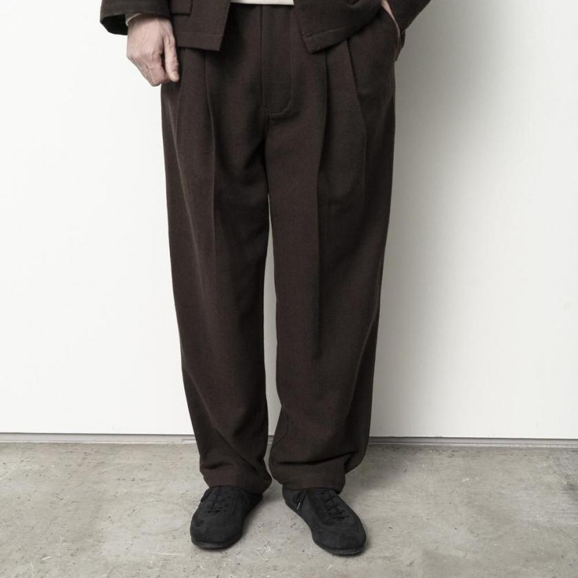 STILL BY HAND スティルバイハンド / PT07263 - DARK BROWN ウール混 ディープタックパンツ Wool mixed deep tuck pants | STILL BY HAND | 03