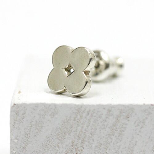 siki (シキ) / P18SV 四つ葉ピアス (片耳タイプ) | 