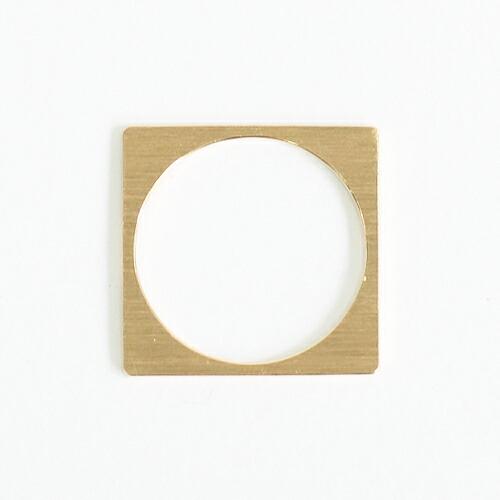 siki (シキ) / R16 k18 スクエアプレート リング - ゴールド |  | 02