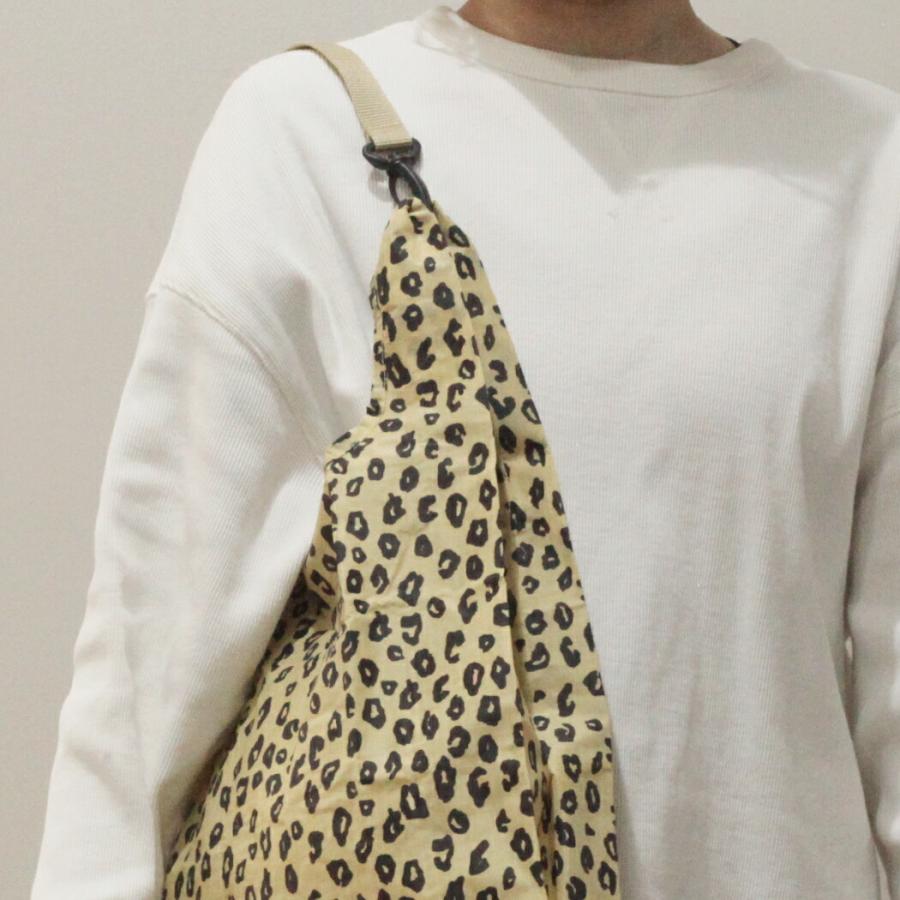 エコバッグホルダー ベージュ エコバッグの持ち手に繋ぐストラップ ショルダーバッグのように肩にかけて持ち運び |  | 12