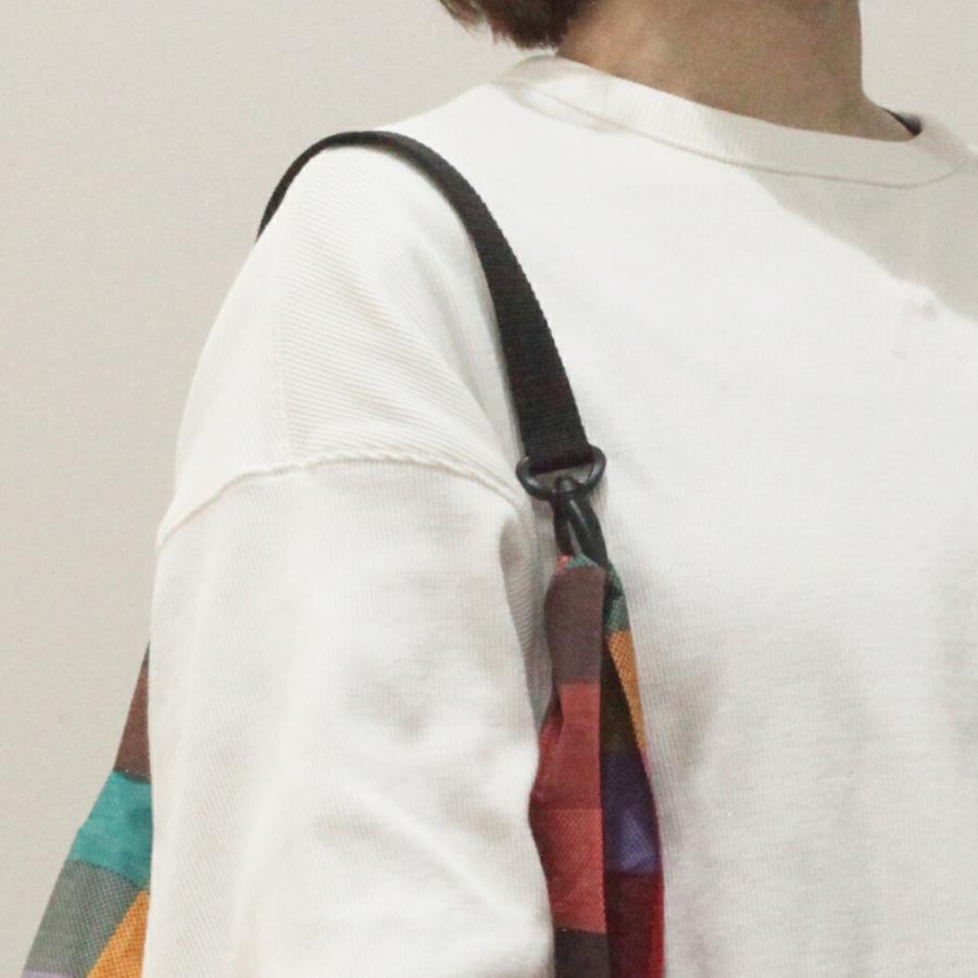 エコバッグホルダー ベージュ エコバッグの持ち手に繋ぐストラップ ショルダーバッグのように肩にかけて持ち運び |  | 02