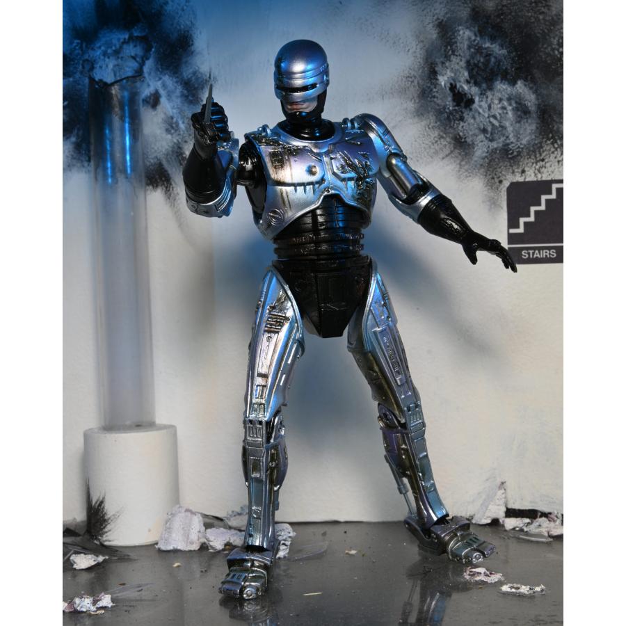 ネカ 『ロボコップ』 7インチ アクションフィギュア アルティメット バトルダメージ ロボコップ アレックス・マーフィ withドッキングステーション |  | 11