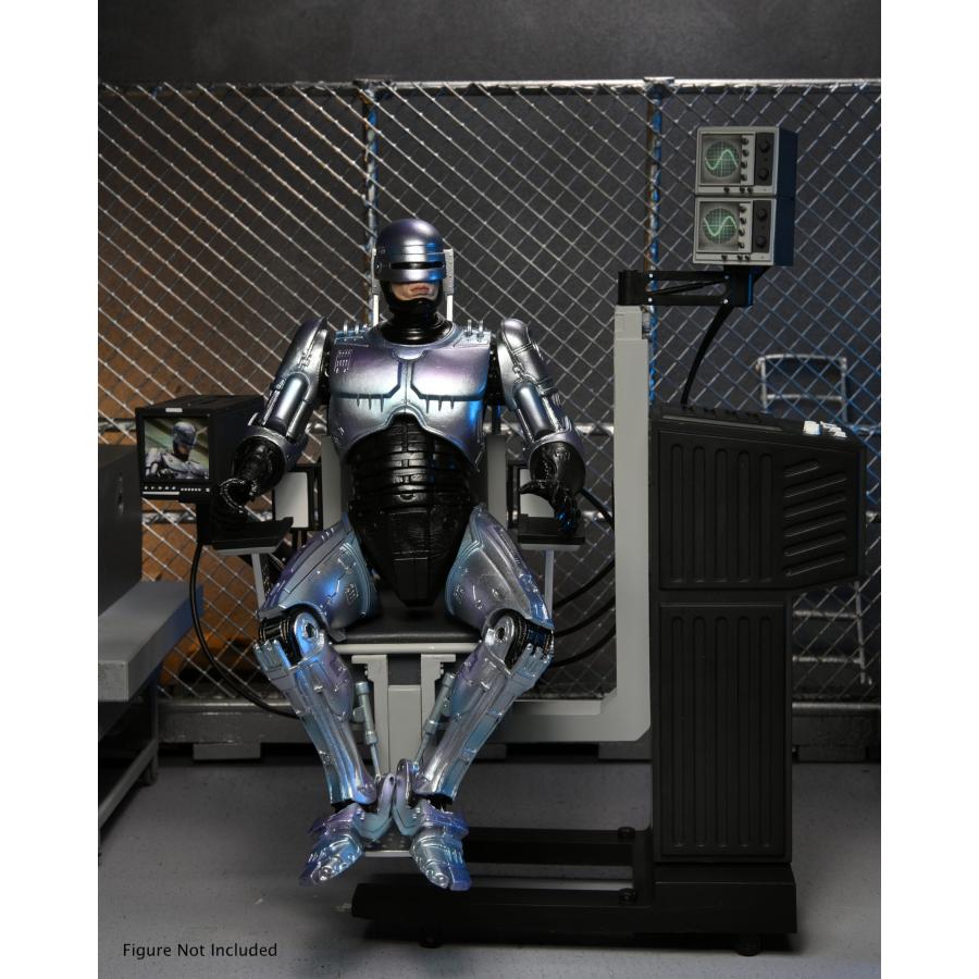 ネカ 『ロボコップ』 7インチ アクションフィギュア アルティメット バトルダメージ ロボコップ アレックス・マーフィ withドッキングステーション |  | 17