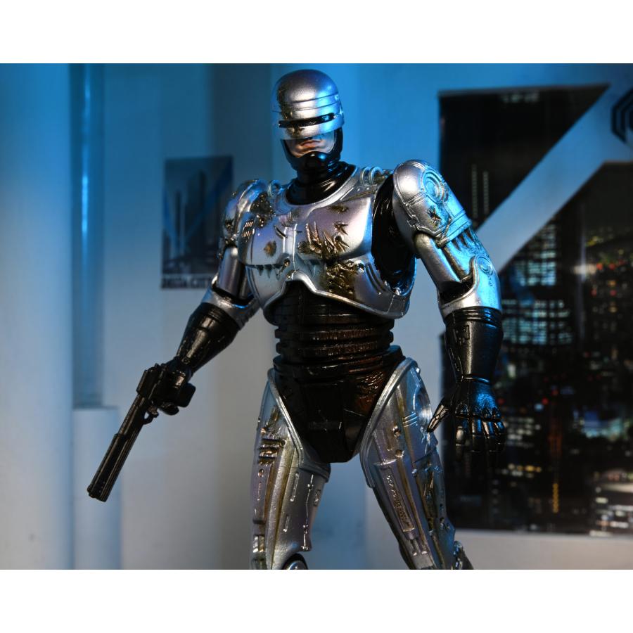 ネカ 『ロボコップ』 7インチ アクションフィギュア アルティメット バトルダメージ ロボコップ アレックス・マーフィ withドッキングステーション |  | 05