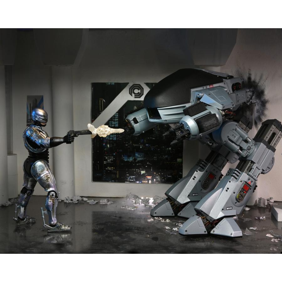 ネカ 『ロボコップ』 7インチ アクションフィギュア アルティメット バトルダメージ ロボコップ アレックス・マーフィ withドッキングステーション |  | 08