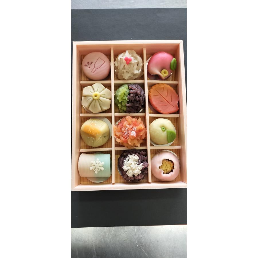 冬の12種　特選上生菓子 |  | 05