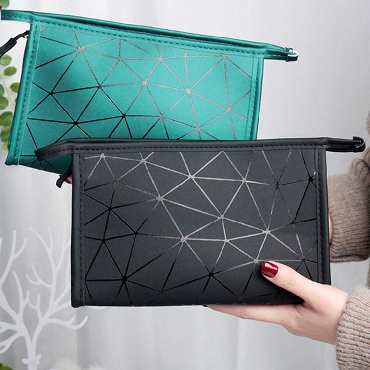 化粧ポーチ コスメポーチ メイクポーチ シンプル おしゃれ かわいい メイクポーチ トレンド ポーチ 多機能 使いやすい 小物入れ おしゃれ メイク道具 Y Makebag004 Eiikobig 通販 Yahoo ショッピング