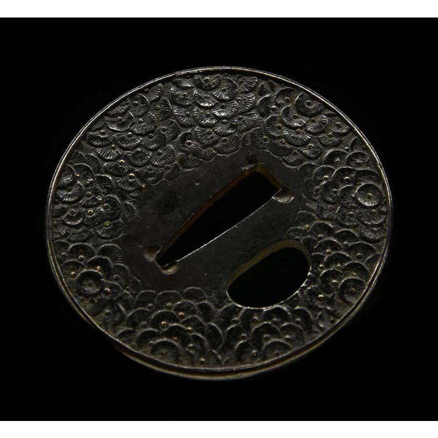 鍔・鐔 古金工 押合菊図鍔【保存刀装具】刀装具 日本刀 刀剣 : 509498 