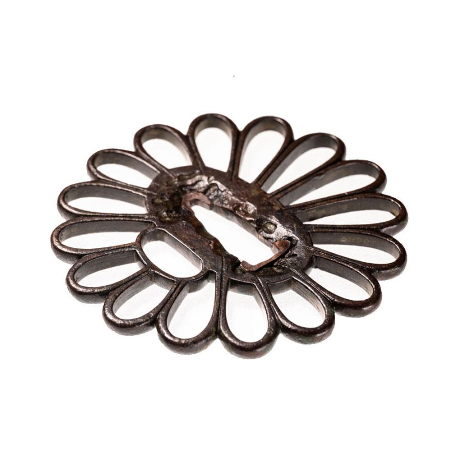 鍔・鐔 古金工菊花透鍔/鐔【保存刀装具】 /鐔 刀装具 日本刀 刀剣