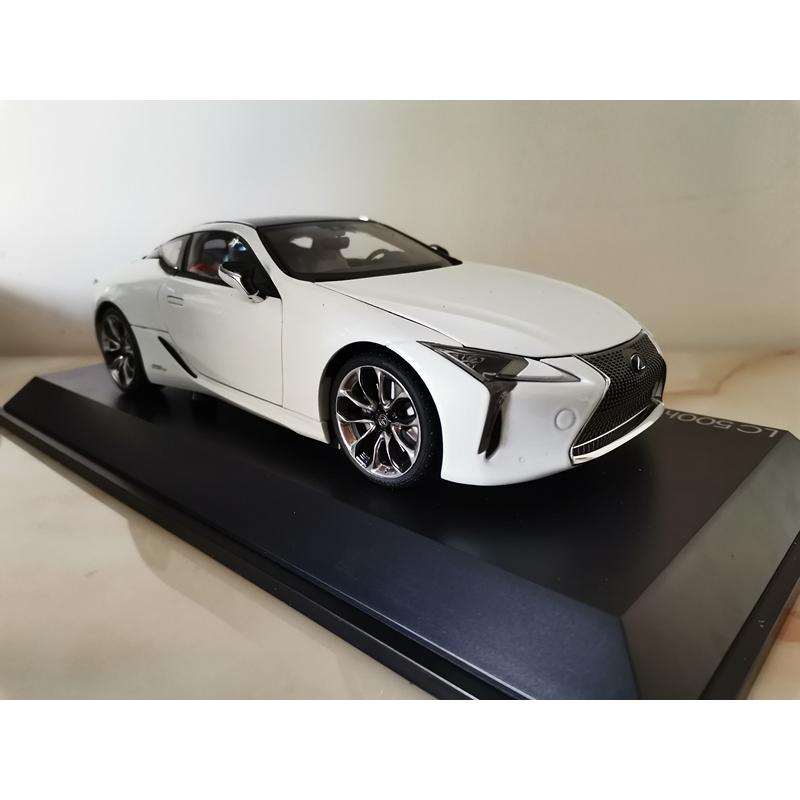 レクサス　LEXUS  LC500h 1/18スケール 　ミニカー　模型　三色　ホワイト　ブルー　レッド　展示台付｜eiwasailsors｜08