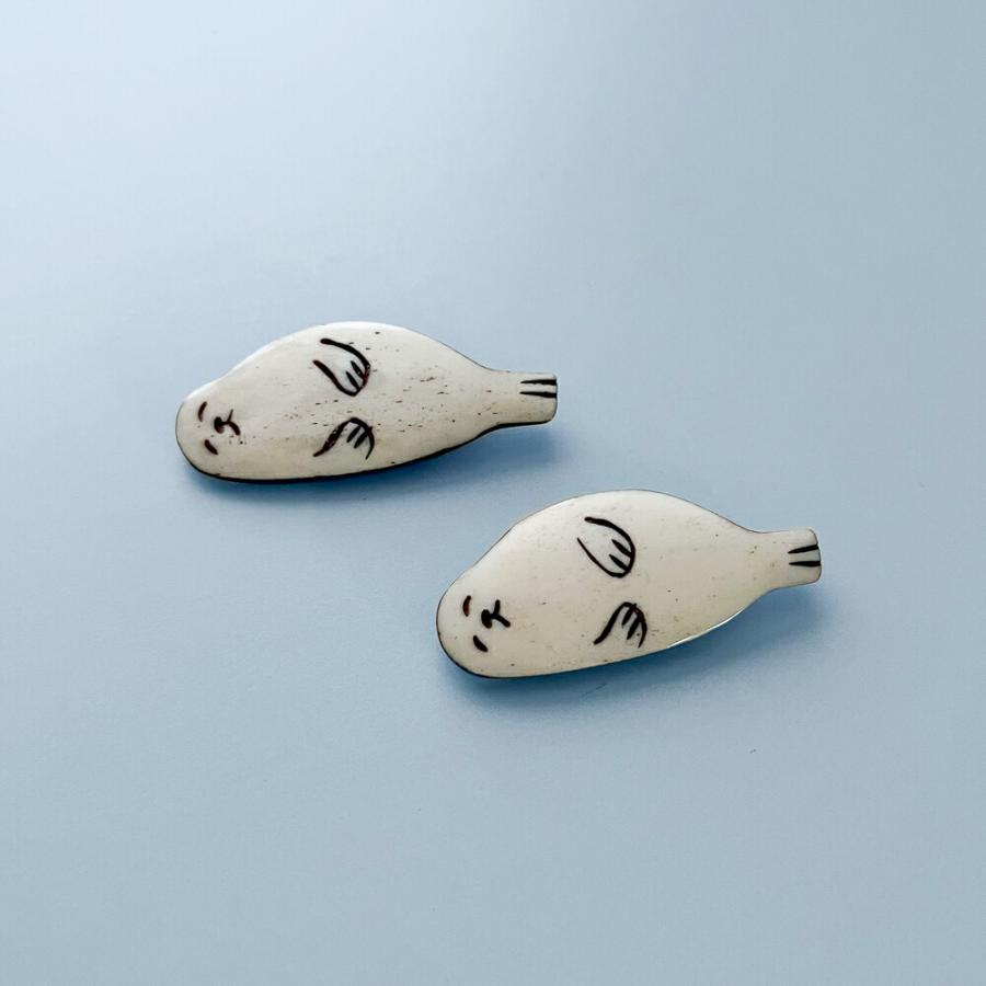 ボーンブローチ Azarashi｜ BONE BROOCH バッジ バッチ アクセサリー