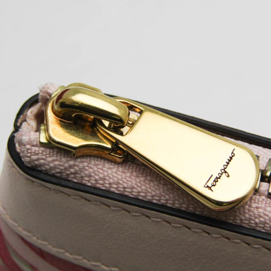 未使用　サルバトーレフェラガモ　ストレッチチノトラウザーズ　イタリア製　52 未使用 サルバトーレフェラガモ ストレッチチノトラウザーズ