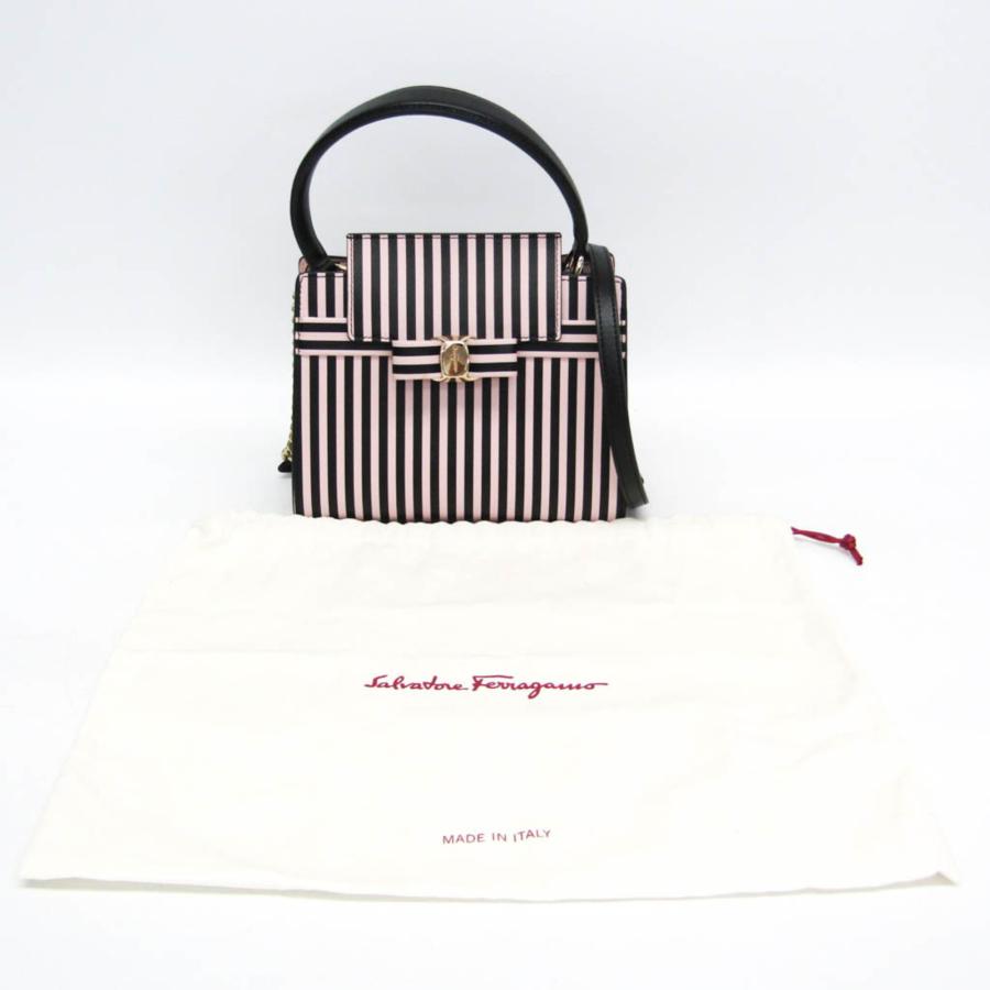 サルヴァトーレ・フェラガモ(Salvatore Ferragamo) ヴァラ ストライプ