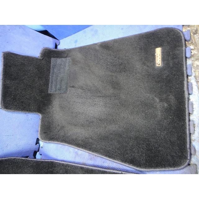 メルセデス ベンツ SLK R170 等 純正 フロアマット 左右   [0011] |  | 01