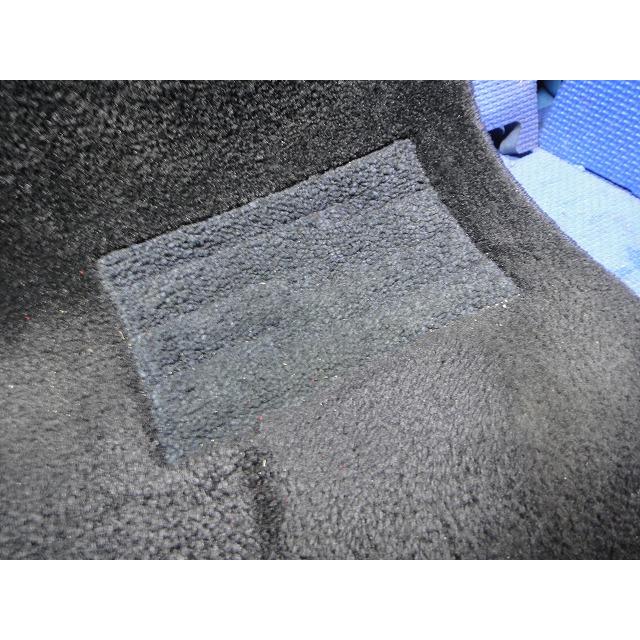 メルセデス ベンツ SLK R170 等 純正 フロアマット 左右   [0011] |  | 02