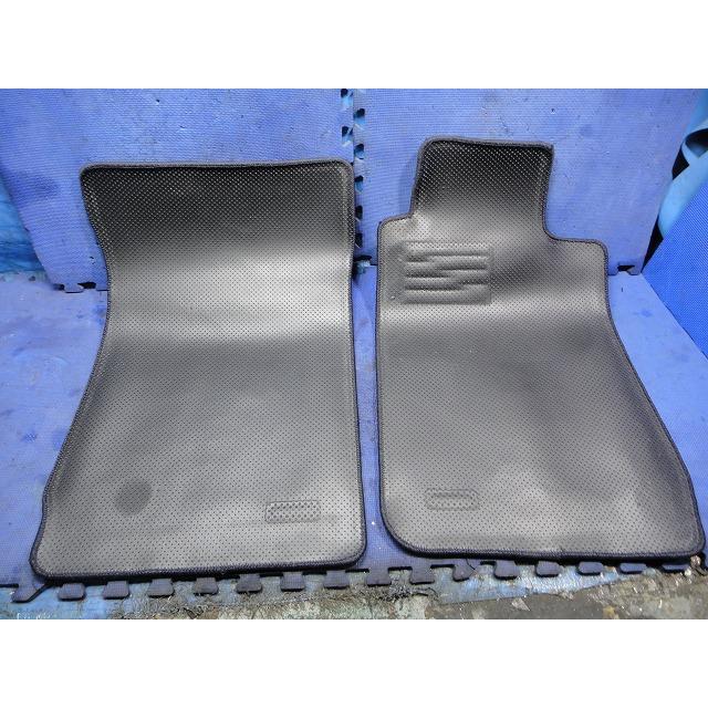 メルセデス ベンツ SLK R170 等 純正 フロアマット 左右   [0011] |  | 06