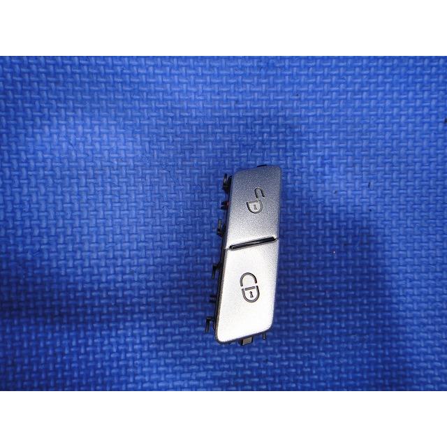 メルセデス ベンツ W212 E300 E350 等 右 ドアロック / アンロックスイッチ 品番 2048706410  [0066] | 