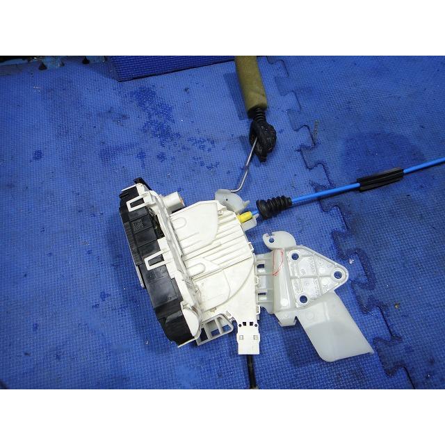 メルセデス ベンツ W212 E300 E350 等 右 フロント ドアロック ソレノイド アクチュエーター 品番 2047202035 [0066] |  | 02