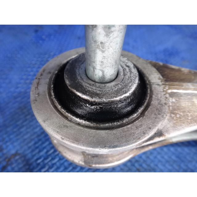 ポルシェ ボクスター 986  左右共通 リア コントロール アーム  (a) 品番 99633124510  【0095】 |  | 03