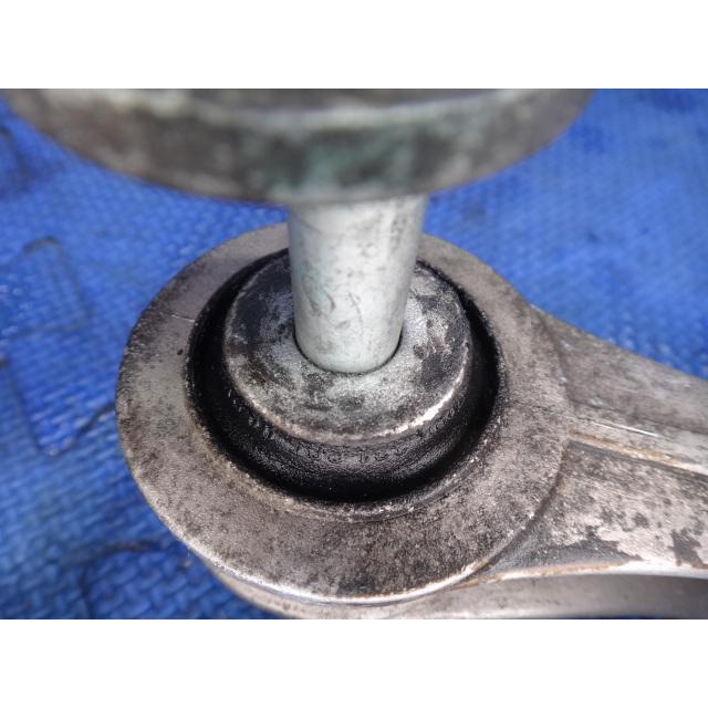 ポルシェ ボクスター 986  左右共通 リア コントロール アーム  (b) 品番 99633124510  【0095】 |  | 03