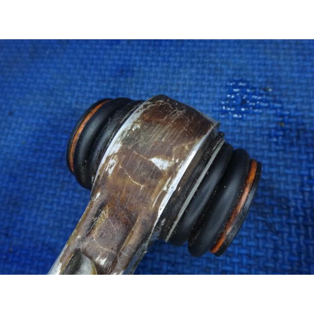 ポルシェ ボクスター 986  左右共通 リア コントロール アーム  (a) 品番 98633114305  【0095】 |  | 03