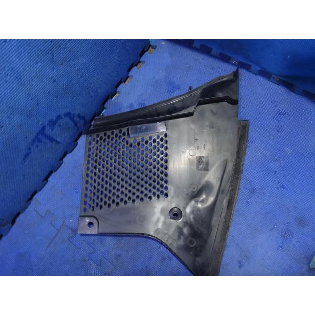 ポルシェ ボクスター 986  右 フロント ウィンドウ シールド カバー パネル トリム  99657256102【0095】 |  | 01