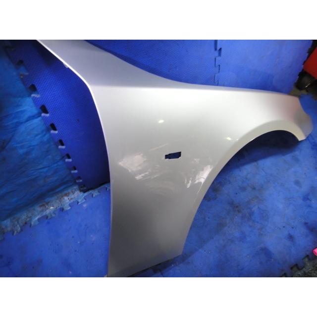 BMW E60 E61 525i 530i 545i 等  右 フロント フェンダー　　354/チタンシルバー  [0126] |  | 01