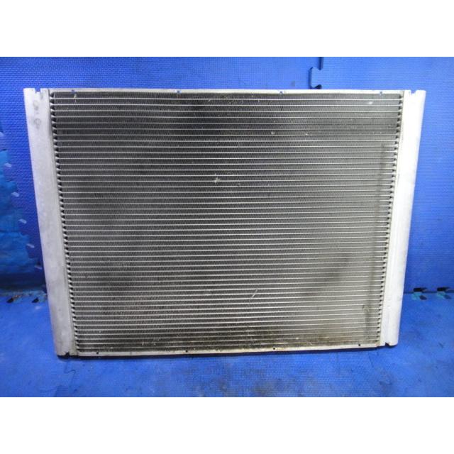 BMW E60 E61  545i 等  純正　ラジエター　BEHR 品番 7507972  [0126] |  | 01