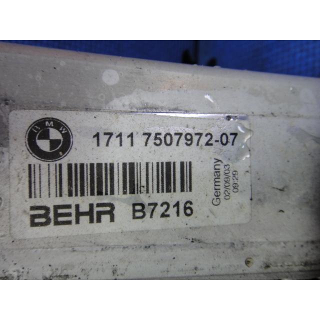 BMW E60 E61  545i 等  純正　ラジエター　BEHR 品番 7507972  [0126] |  | 02