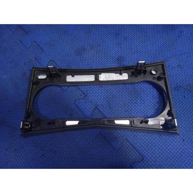 メルセデス ベンツ W204 C200 等 エアコンスイッチ ウッド パネル ウッドパネル 品番 2046803607  [0199] |  | 03