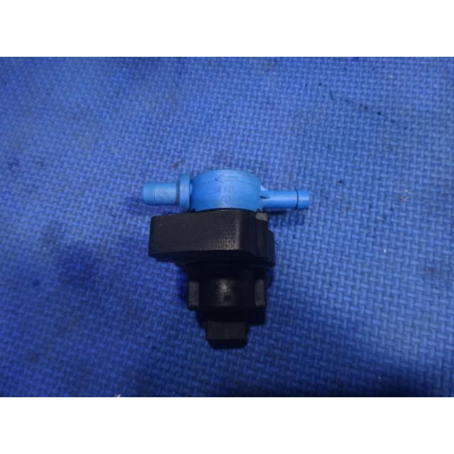 メルセデス ベンツ W204 C200 等 パージバルブバルブ   品番 0004708593  [0199] | 