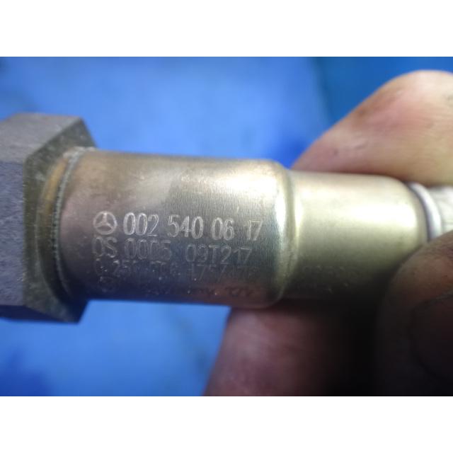 メルセデス ベンツ W204 C200 等 O2センサー ラムダセンサー 品番 0025400617  0045428618  [0199] |  | 03