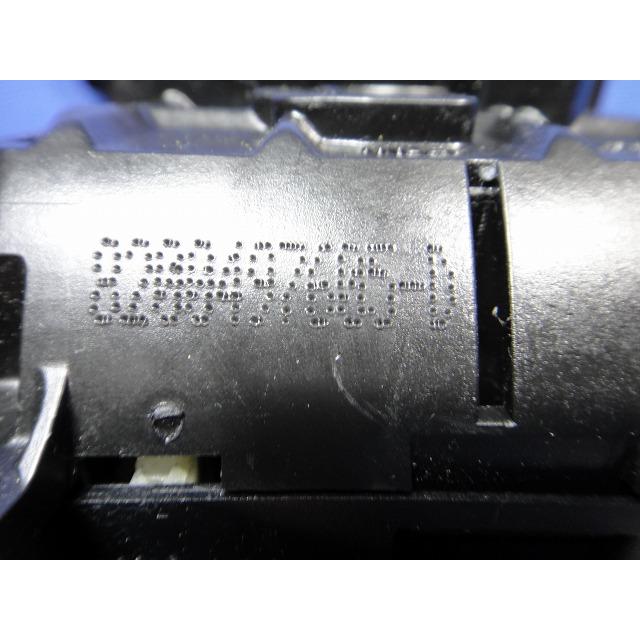 2011y ルノー カングー KWK4M 等 右 フロント ドアロック ソレノイド アクチュエーター 品番 8200497605  [0220] |  | 02