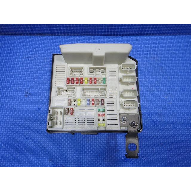 2011y ルノー カングー KWK4M 等 ヒューズ ボックス  品番 8201044235  [0220] | 