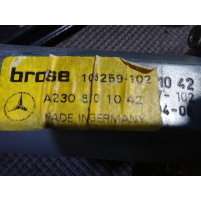 メルセデス ベンツ  SL500 R230 等 右 フロント パワーウィンドウ レギュレーター   【0225】 |  | 02