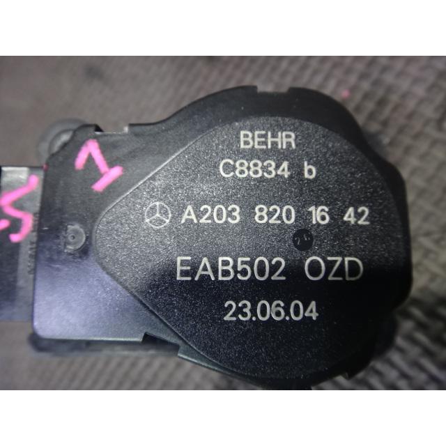 メルセデス ベンツ  SL500 R230 等 エアコン ヒーター フラップ モーター (1) 品番 2038201642 【0225】 |  | 01