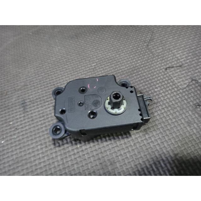 メルセデス ベンツ  SL500 R230 等  エアコン ヒーター フラップ モーター(b)  品番 2038201642 【0225】 |  | 01