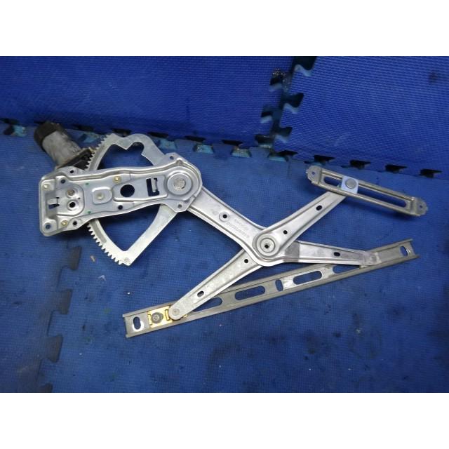 メルセデス ベンツ SLK R170 等   前期　右 フロント パワーウィンドウ レギュレータ―　  [0370] |  | 01