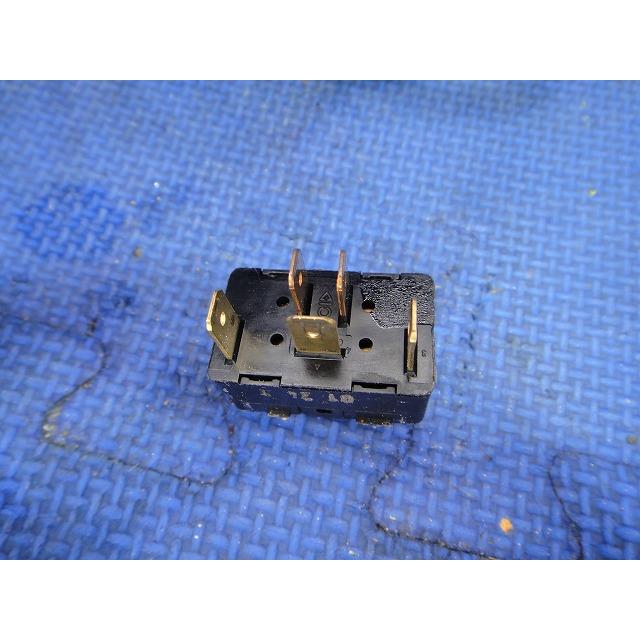 ポルシェ ボクスター 986  パワーウィンドウ スイッチ  品番 98661315110  【0429】 |  | 01