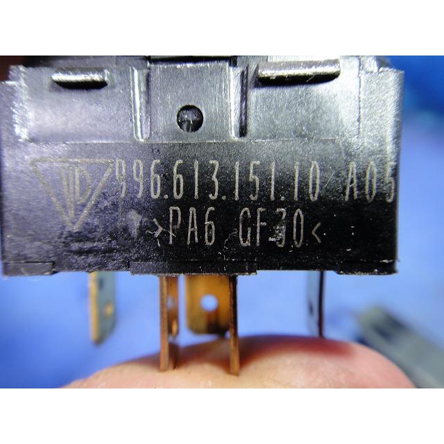 ポルシェ ボクスター 986  パワーウィンドウ スイッチ  品番 98661315110  【0429】 |  | 02