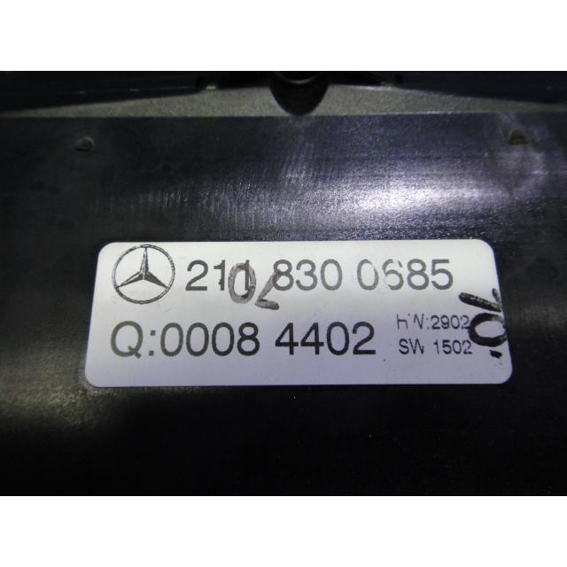 メルセデス ベンツ W211 E320 E240 等  エアコン スイッチ パネル　 品番 2118300685   [0479] |  | 01